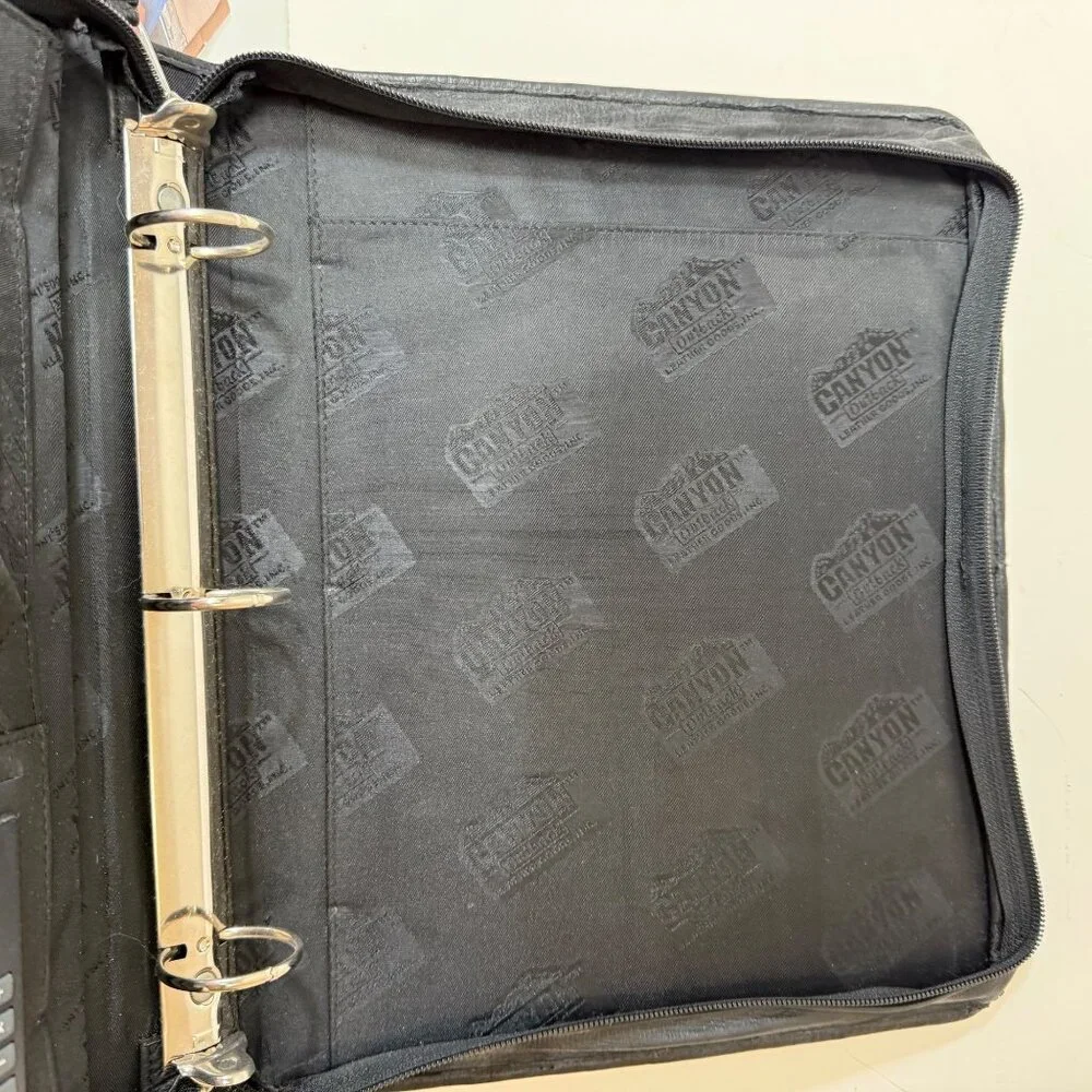Canyon Outback Pebbled Leather Portfolio Zippered 3 Ring Binder Black GE Embosse